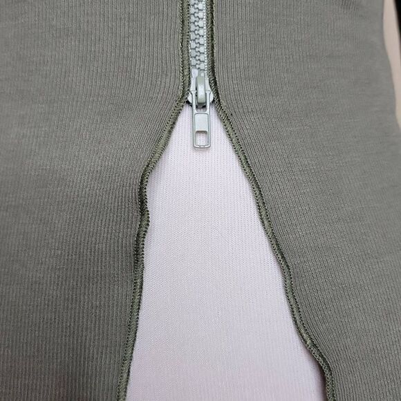 Solid V Neck Long Sleeve Zipper Split Front Knit Top Green Medium - Picture 4 of 12